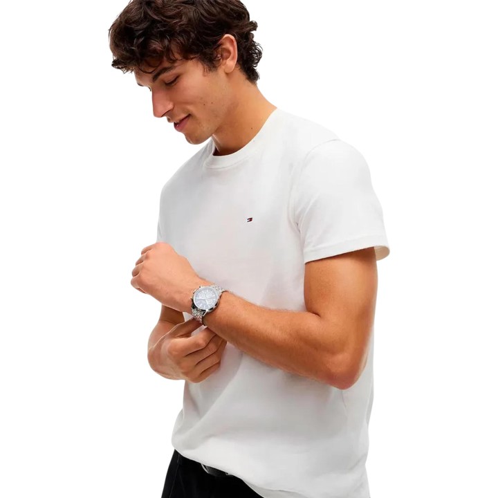 Tommy Hilfiger Jeans camiseta blanca de hombre DM0DM22504 vista de tres cuartos