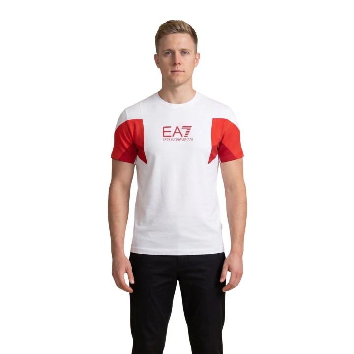 Camiseta EA7 de hombre blanca con detalles rojos vista frontal