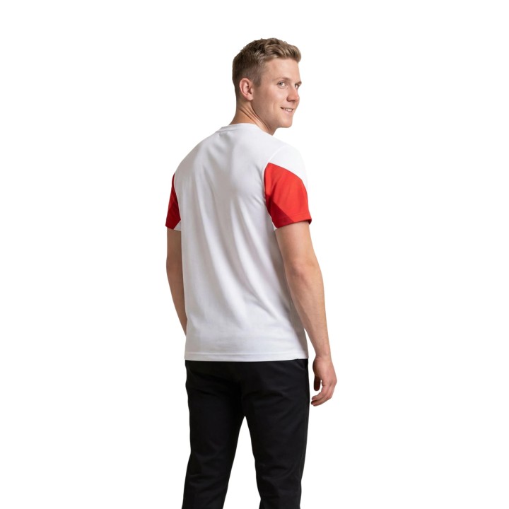 Camiseta EA7 de hombre blanca con detalles rojos vista posterior de tres cuartos