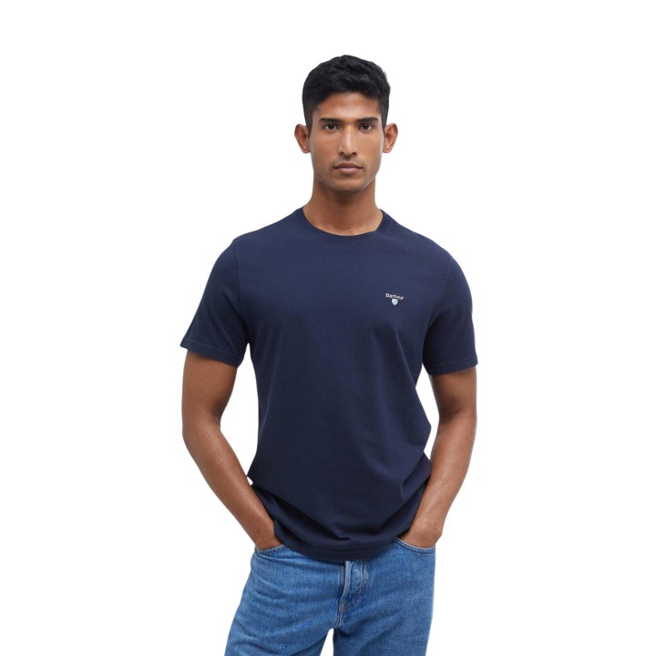 Barbour camiseta de hombre azul marino MTS0670 en vista frontal