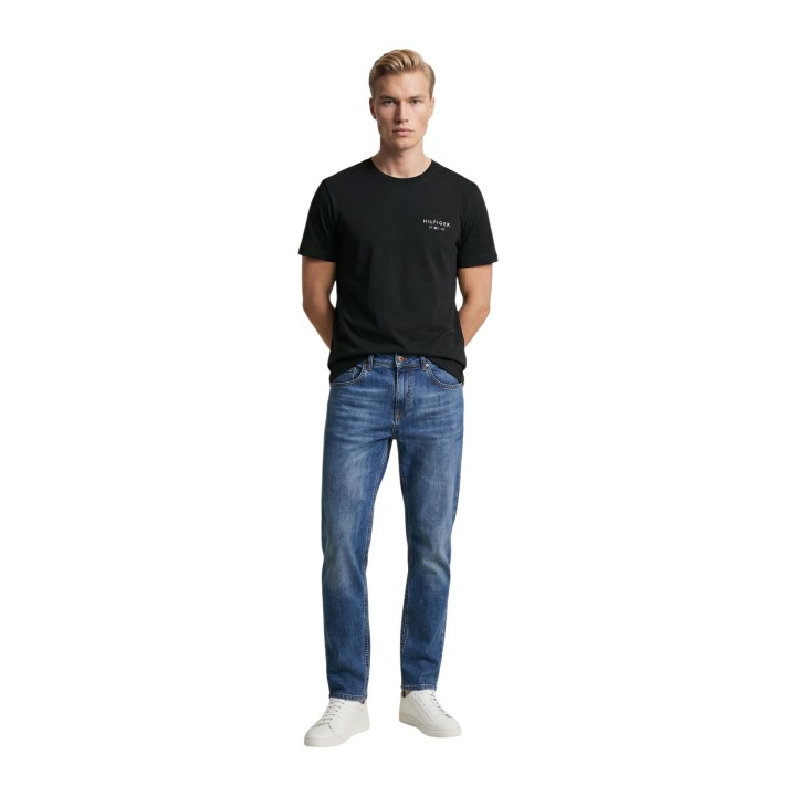 Camiseta negra de hombre Tommy Hilfiger Jeans vista frontal completa