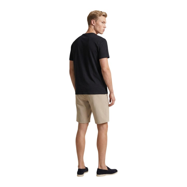 YOS camiseta negra de hombre LVE6TS003028U en vista posterior tres cuartos