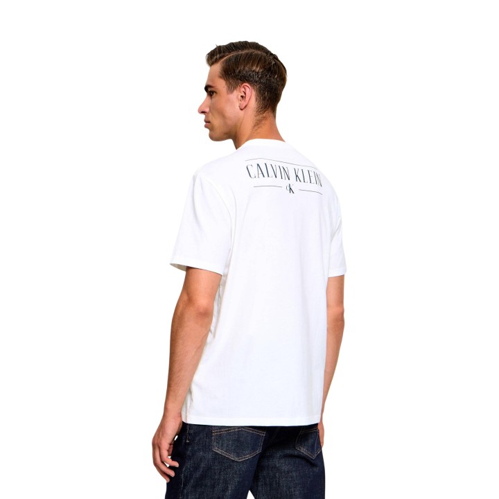 Camiseta blanca de hombre Calvin Klein Jeans vista tres cuartos posterior