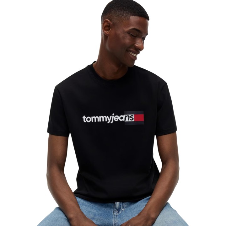 Camiseta negra de hombre Tommy Hilfiger Jeans DM0DM23406 vista frontal