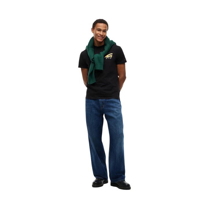 Camiseta negra de hombre Tommy Hilfiger Jeans DM0DM23542 vista de tres cuartos