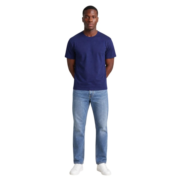 Camiseta de hombre Hydra Clothing azul marino vista frontal de cuerpo entero