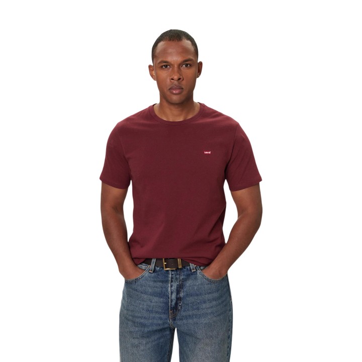 Camiseta Levi's® de hombre color burdeos 56605-0300 vista frontal