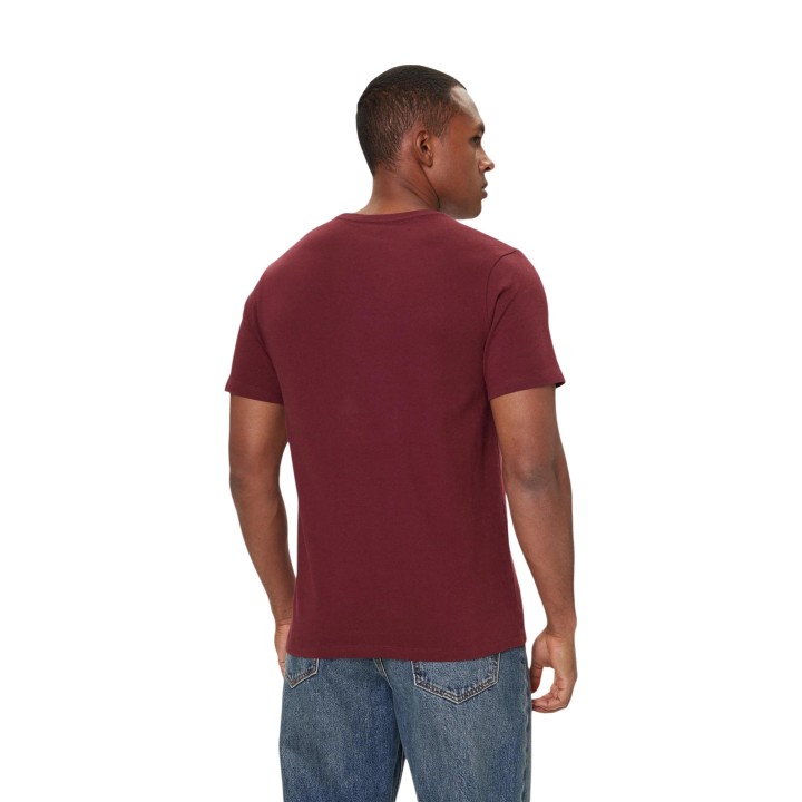 Camiseta Levi's® de hombre color burdeos 56605-0300 vista posterior
