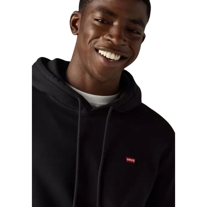 Detalle frontal de sudadera negra Levi's® para hombre con capucha