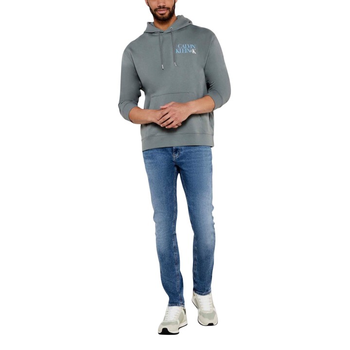 Sudadera gris Calvin Klein Jeans para hombre con capucha en vista de tres cuartos