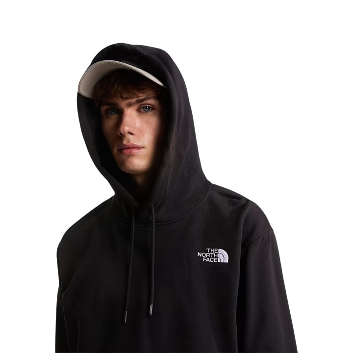 Detalle frontal de sudadera negra The North Face M Evo SD Reg Hoodie NF0A8CWM