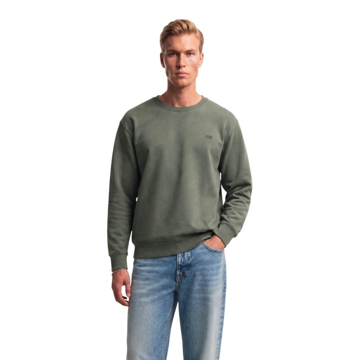 Levi's® sudadera de hombre verde vista frontal de tres cuartos