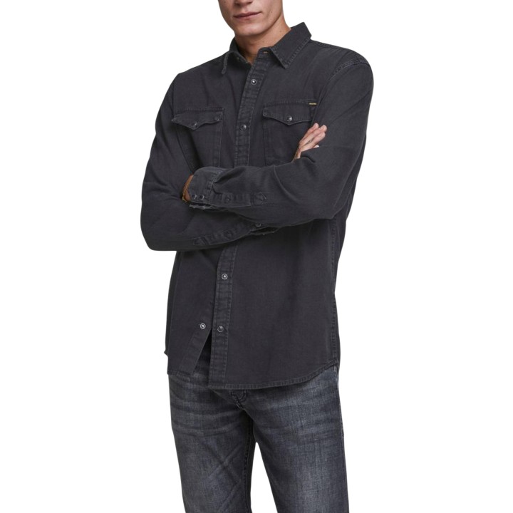 Camisa negra de hombre Jack Jones Jjesheridan en vista de tres cuartos
