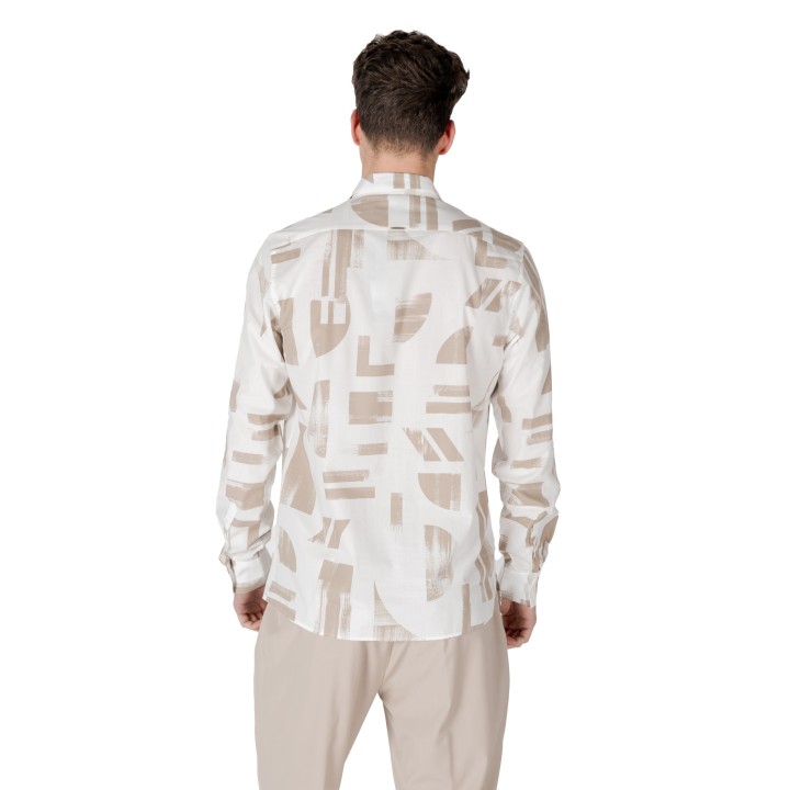 Antony Morato camisa beige de hombre Barcelona vista posterior