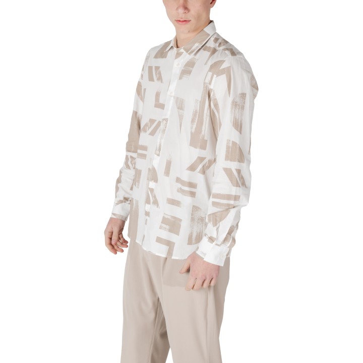Antony Morato camisa beige de hombre Barcelona vista lateral
