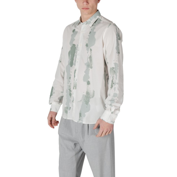 Antony Morato camisa de hombre blanca con estampado verde vista de tres cuartos