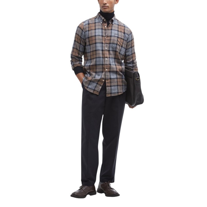 Camisa Barbour Portdown para hombre beige de cuadros vista tres cuartos