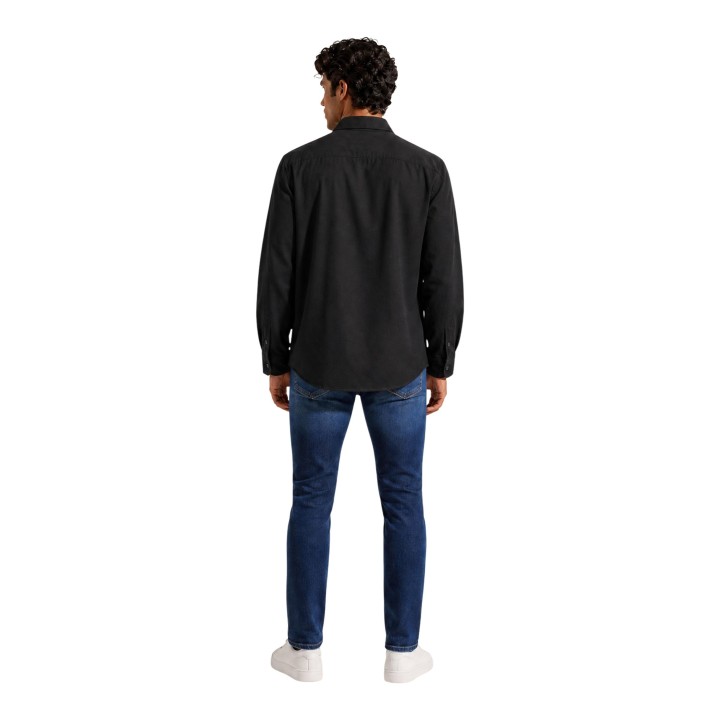 Camisa negra de hombre Calvin Klein Jeans vista posterior