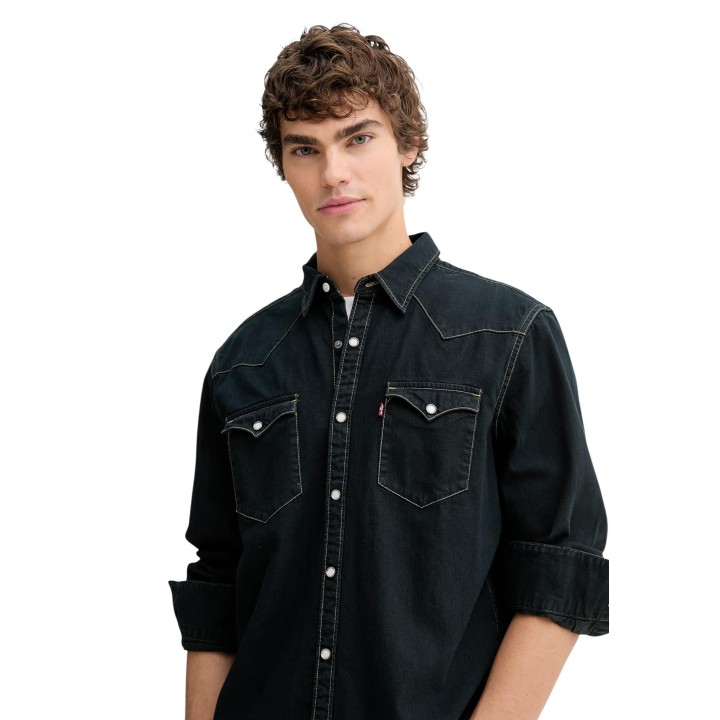 Levi's® camisa negra de hombre 85744-0114 vista de tres cuartos