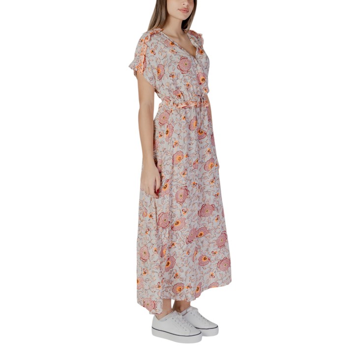 B.YOUNG vestido largo de mujer rosa BYILAMI LONG vista de tres cuartos