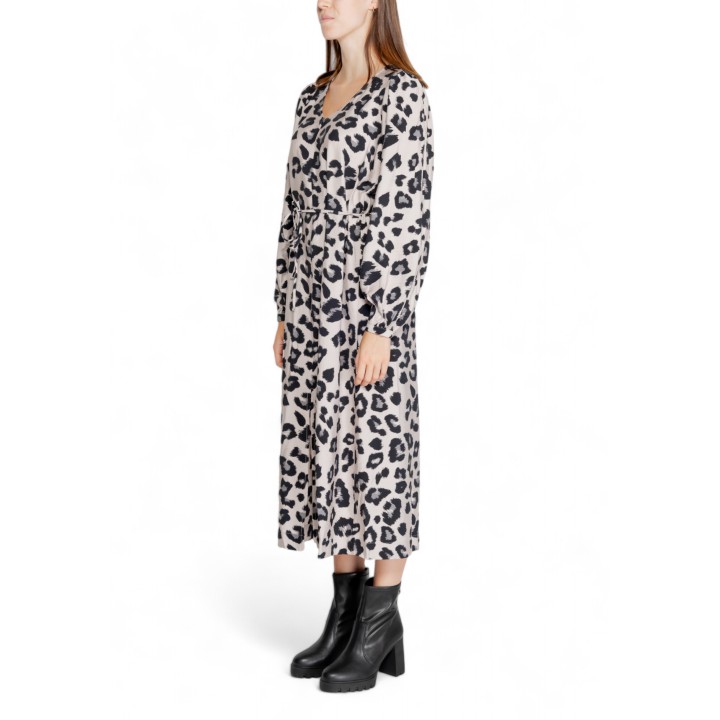 Jacqueline de Yong vestido midi de mujer gris claro estampado vista de tres cuartos