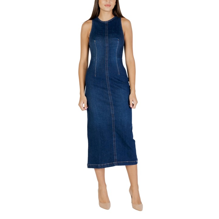 Vestido de mujer Colcci en denim azul oscuro vista frontal