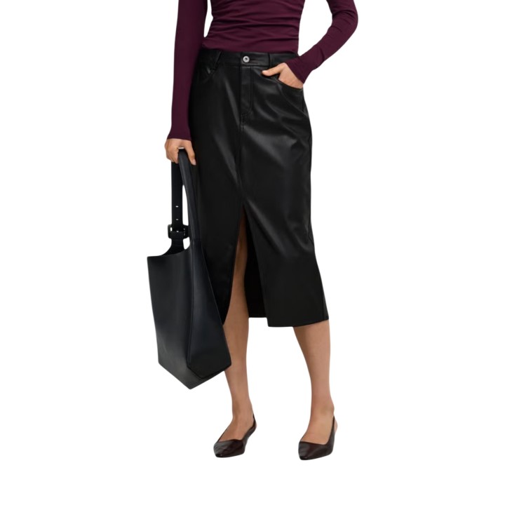 Only falda midi de mujer negra de cuero sintético vista frontal tres cuartos