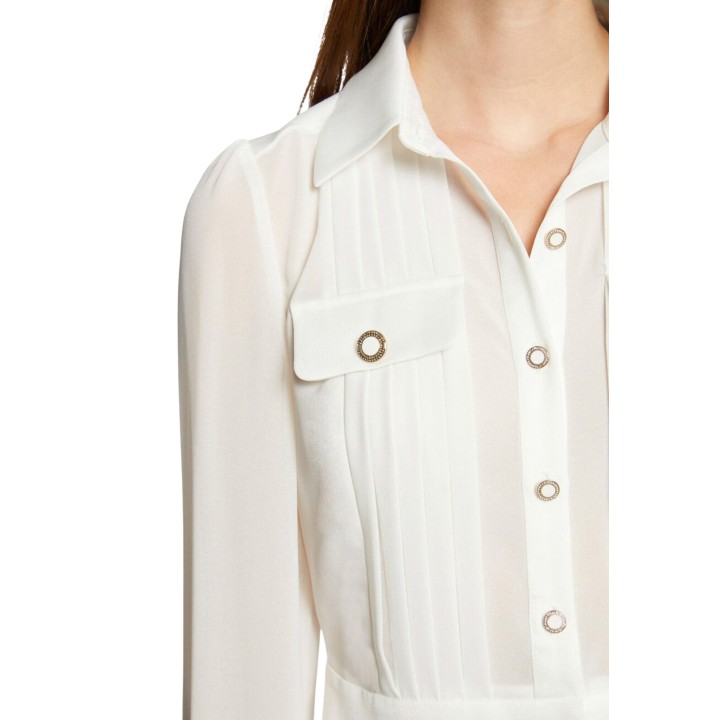 Detalle frontal de blusa blanca de mujer Morgan De Toi 232-CLOCLO