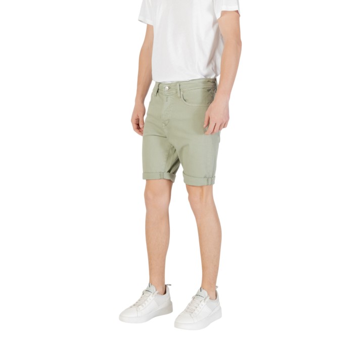 Replay pantalón corto de hombre verde vista tres cuartos