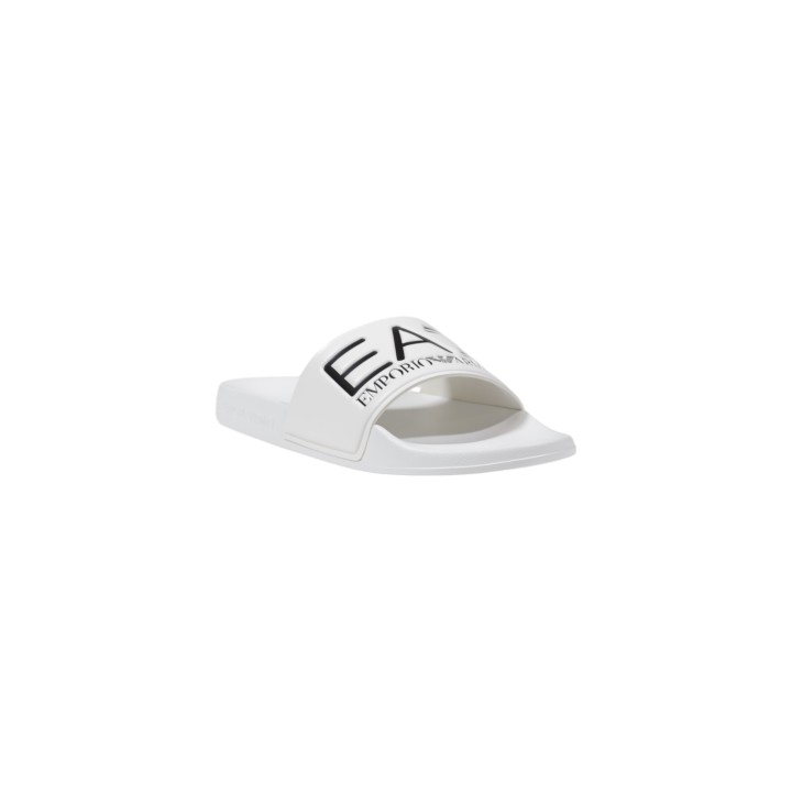 Chanclas EA7 de hombre blancas vista tres cuartos frontal