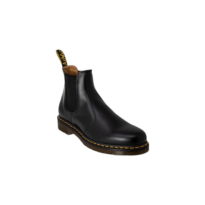 Dr. Martens 2976 Smooth Chelsea para hombre en piel negra vista tres cuartos