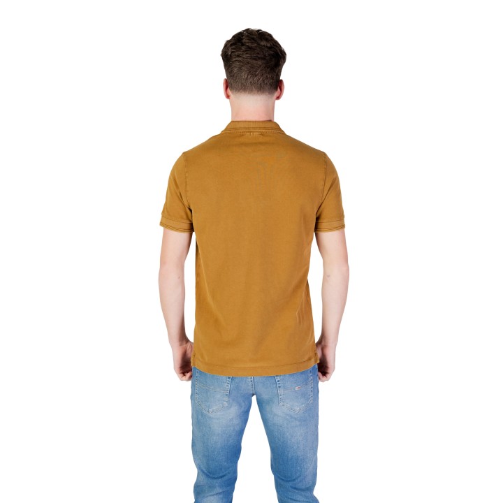 Polo Replay de hombre color bronce vista posterior