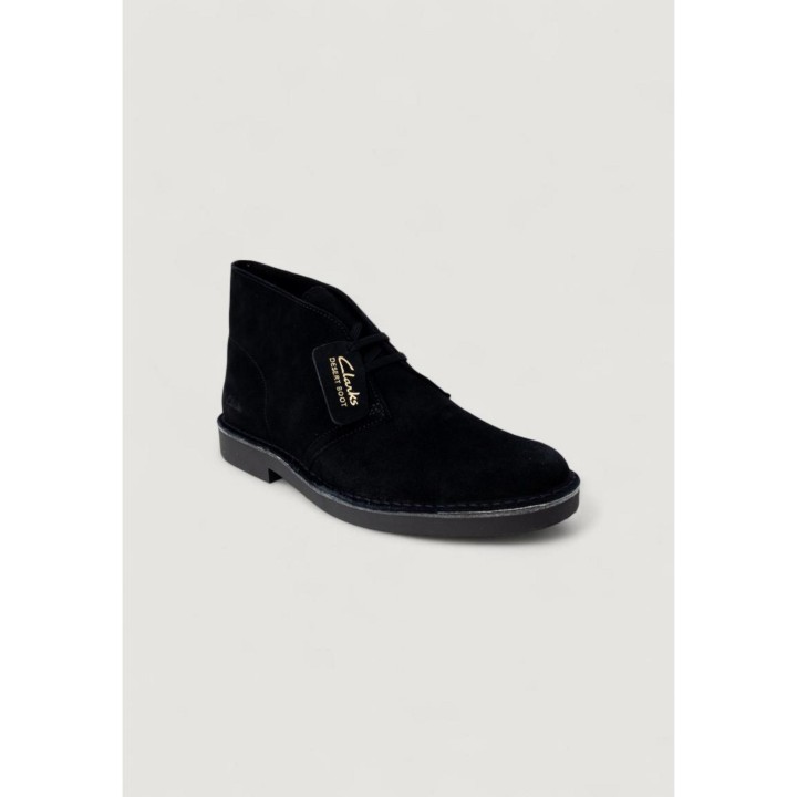Bota Clarks Desert Boot 26166779 negra de hombre vista tres cuartos