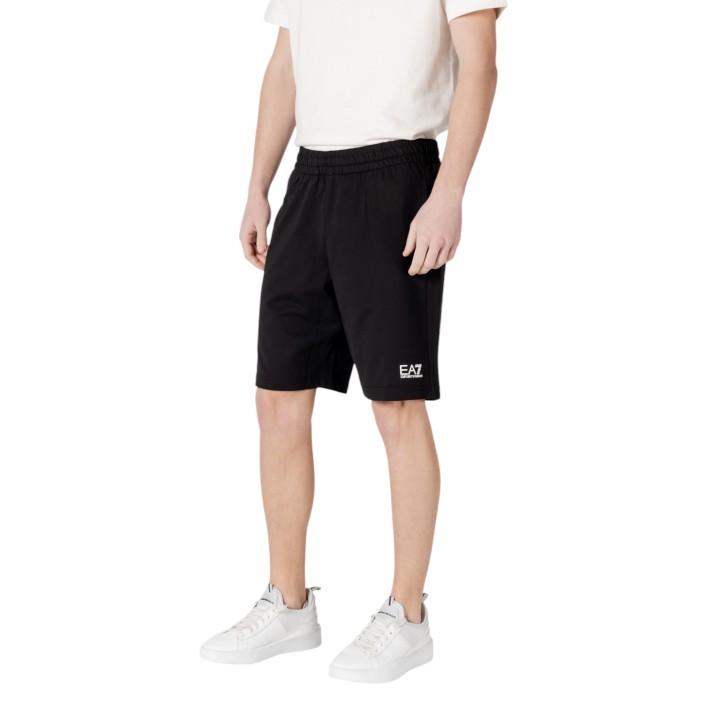 EA7 bermuda deportiva de hombre negra 8NPS65 PJVRZ vista tres cuartos