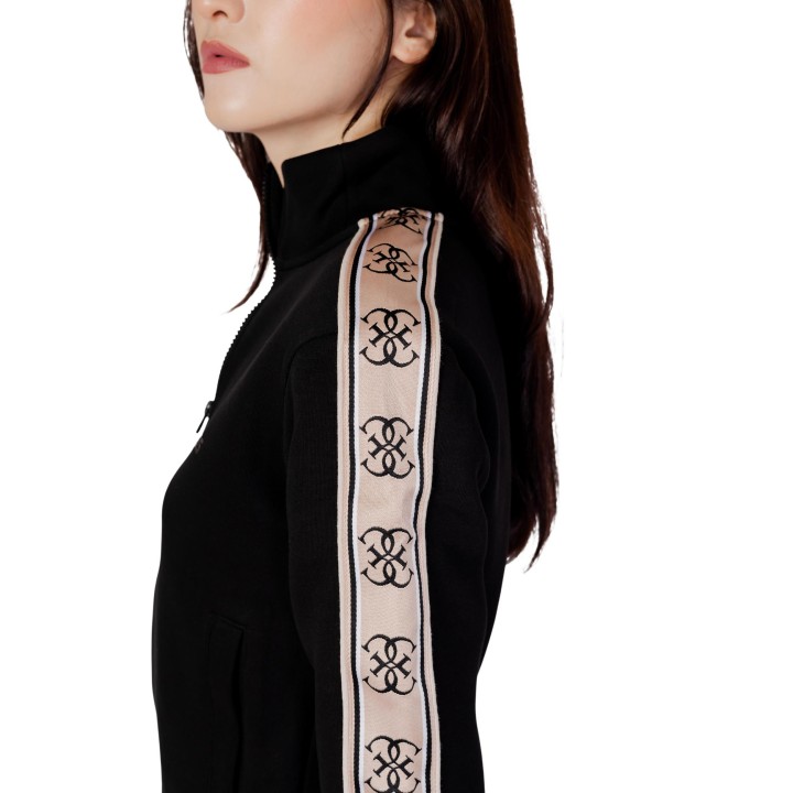 Detalle lateral de la sudadera Guess Active negra para mujer