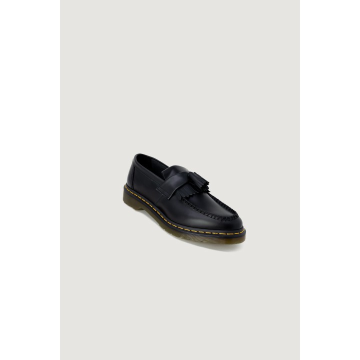 Dr. Martens Adrian Ys Smooth negro para hombre vista de tres cuartos