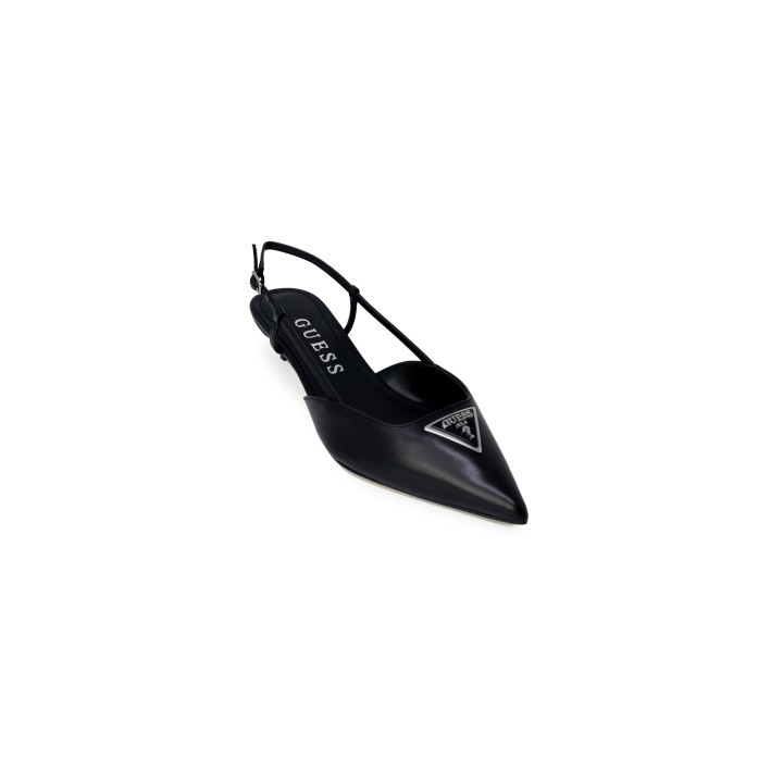 Guess zapatos de tacón de mujer negros vista frontal de tres cuartos