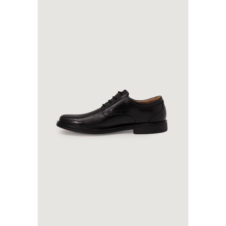 Clarks Un Aldric Lace para hombre en negro zapatos con cordones vista lateral