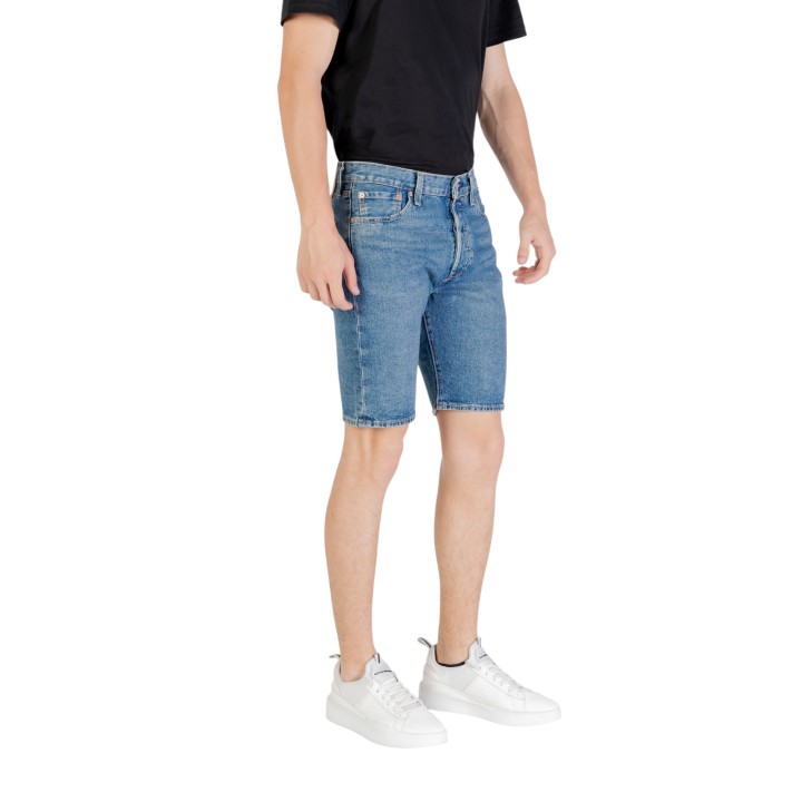 Levi's® 501 Original pantalón corto de hombre índigo en vista de tres cuartos frontal