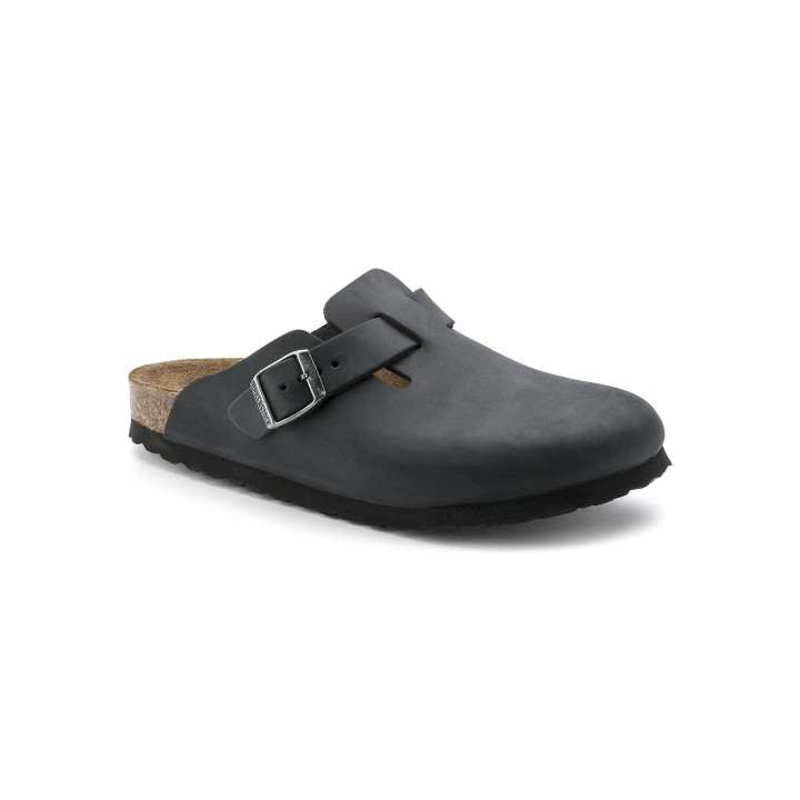 Sandalia Birkenstock Boston 0059463 negra para mujer vista de tres cuartos