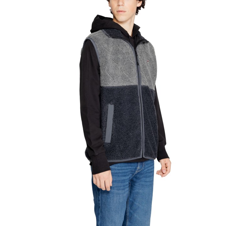 Chaleco Tommy Hilfiger Jeans para hombre de borreguito negro y gris vista de tres cuartos