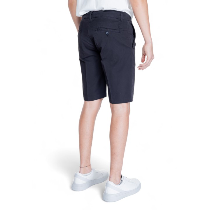 Antony Morato pantalón corto de hombre negro BRYAN vista posterior de tres cuartos