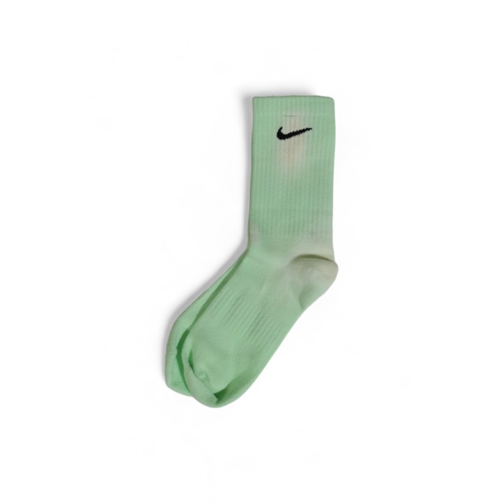 Nike calcetín para hombre verde flúor con logo vista tres cuartos
