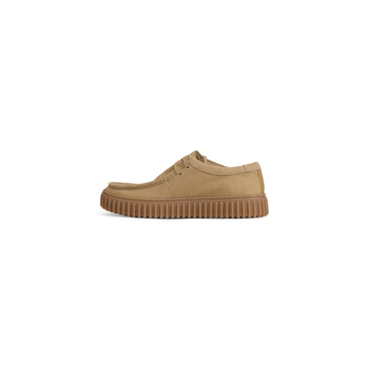 Clarks Torhill Lo SDE 26173471 para hombre en ante beige oscuro vista lateral