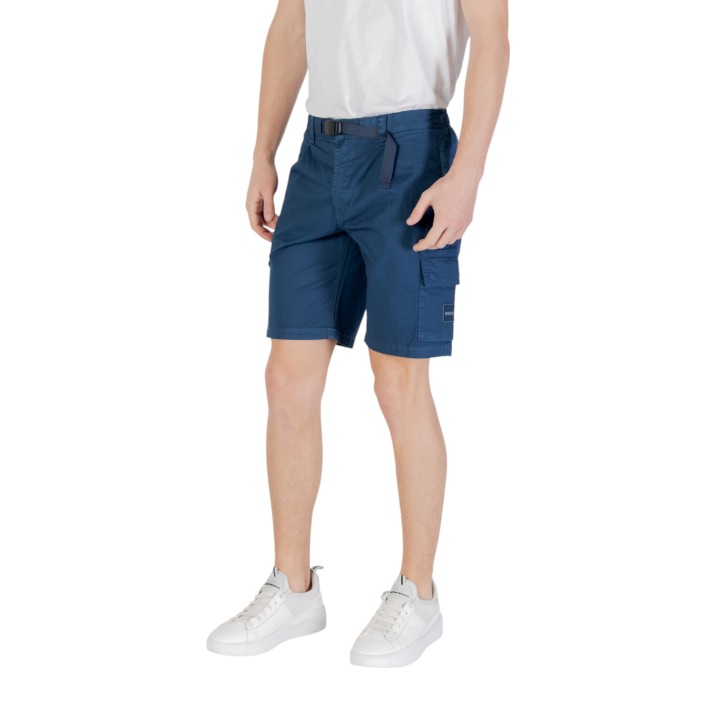 Boss Sariel pantalón corto negro para hombre vista tres cuartos