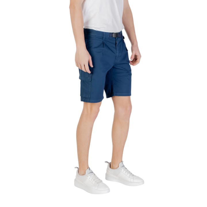 Boss Sariel pantalón corto negro para hombre vista tres cuartos