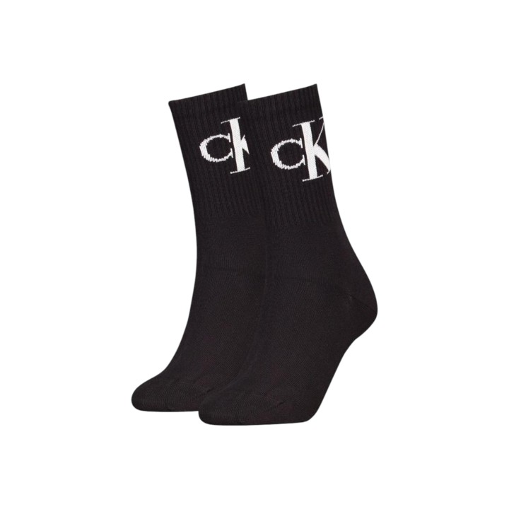 Calvin Klein Jeans calcetines de mujer negros con monograma vista frontal tres cuartos