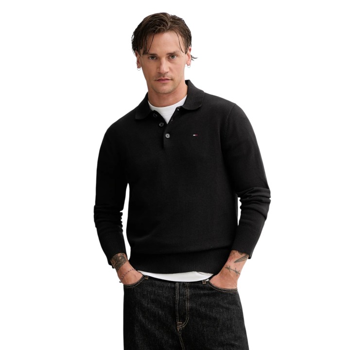 Tommy Hilfiger Jeans polo negro de hombre DM0DM20304 vista frontal de tres cuartos
