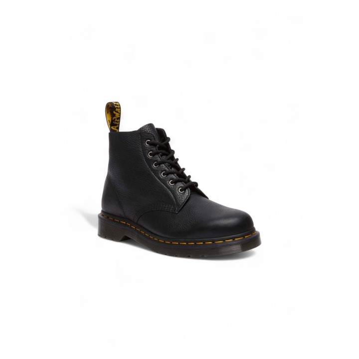 Dr. Martens 101 Ub Ambassador 32166001 botín de hombre negro vista de tres cuartos