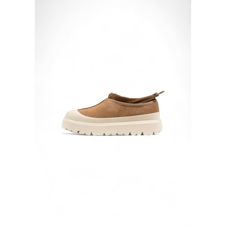 Zueco UGG Tasman Weather Hybrid 1144096 de hombre en beige oscuro vista lateral